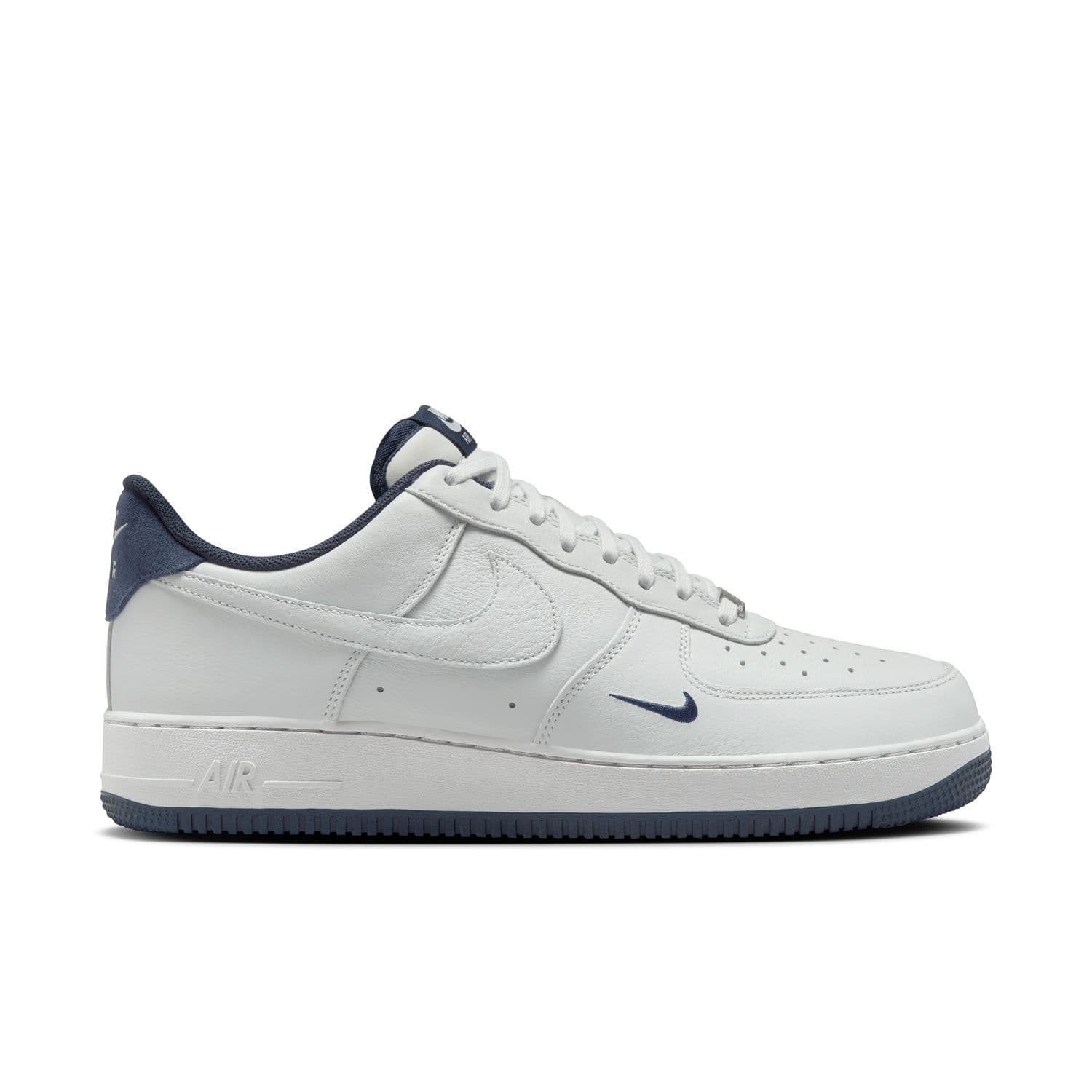 Nike Air Force '07 LV8